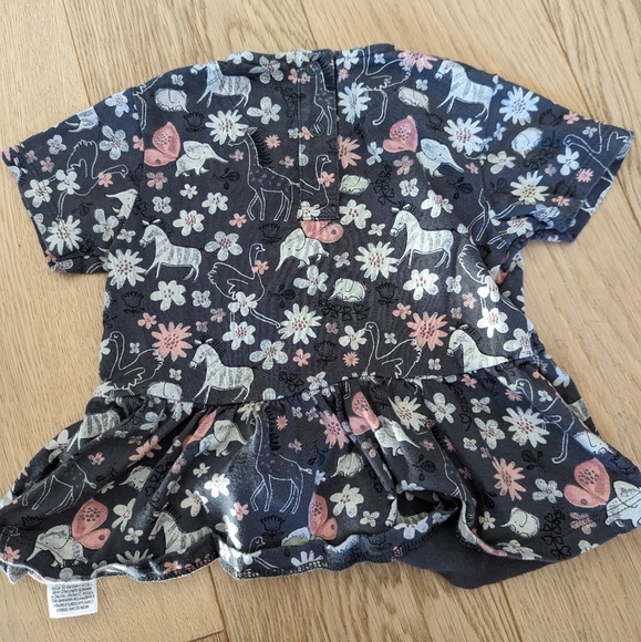 2/$10💚 Marks and Spenser Top - Picture 3 of 3